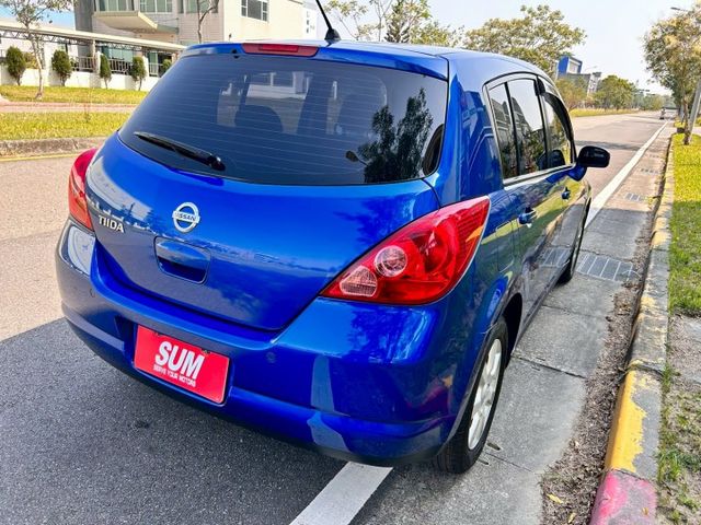 低里程/免鑰匙/雙安/定速/AUTO大燈/內外氣氛漂亮  第6張相片