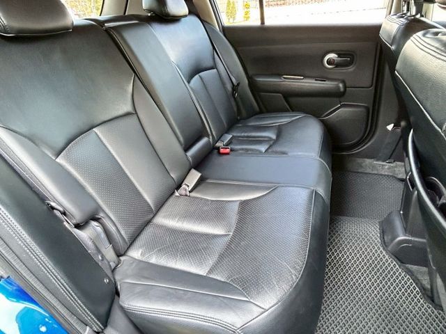 低里程/免鑰匙/雙安/定速/AUTO大燈/內外氣氛漂亮  第19張相片