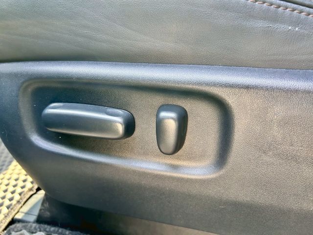 豪華版一手車/原鈑件/免鑰匙/HID主動轉向頭燈/電滑門/電尾門/全景天窗  第15張相片