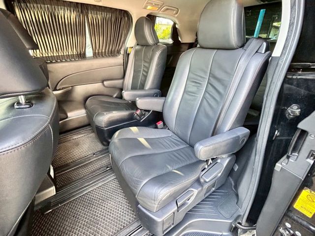 豪華版一手車/原鈑件/免鑰匙/HID主動轉向頭燈/電滑門/電尾門/全景天窗  第18張相片