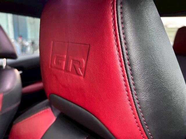 GR SPORT/一手車/原廠保固原廠保養/原鈑件/低里程只跑4萬5/GR專屬套件  第14張相片