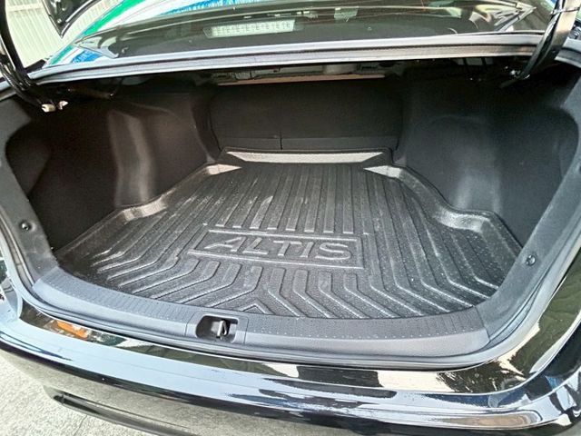 GR SPORT/一手車/原廠保固原廠保養/原鈑件/低里程只跑4萬5/GR專屬套件  第20張相片