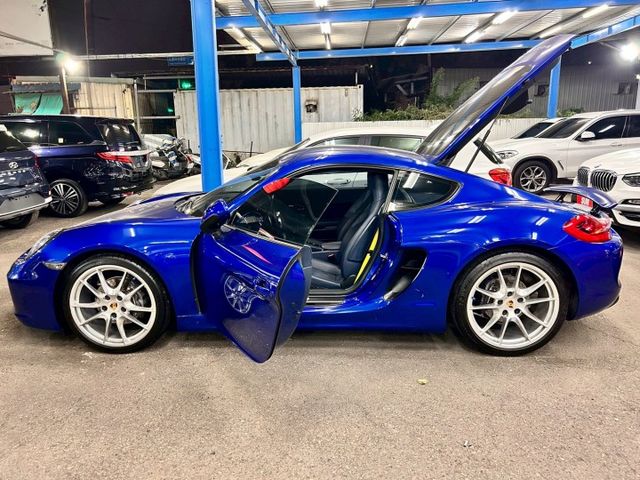 981型/超低里程只跑4萬2/原鈑件/電動升降尾翼/跑計/20吋鋁圈/BOSE音響/底盤乾淨無漏油  第5張相片