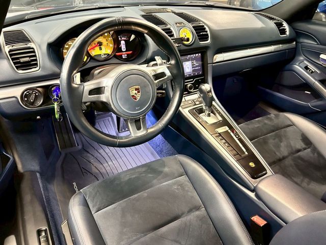 981型/超低里程只跑4萬2/原鈑件/電動升降尾翼/跑計/20吋鋁圈/BOSE音響/底盤乾淨無漏油  第9張相片