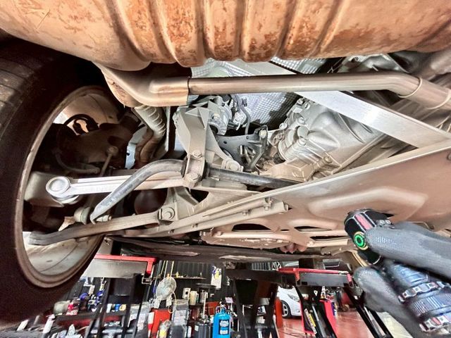 981型/超低里程只跑4萬2/原鈑件/電動升降尾翼/跑計/20吋鋁圈/BOSE音響/底盤乾淨無漏油  第18張相片