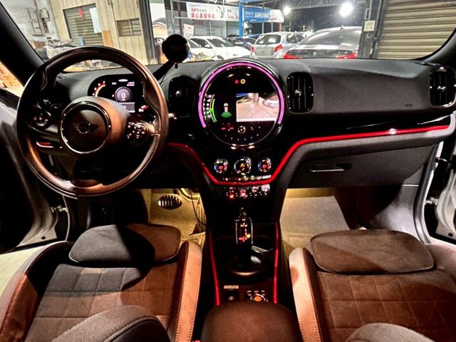 JCW/4WD/低里程僅跑3萬8/LED頭尾燈/液晶儀表/倒車顯影/衛星導航  第10張相片