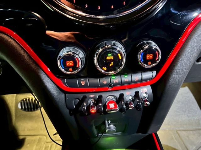 JCW/4WD/低里程僅跑3萬8/LED頭尾燈/液晶儀表/倒車顯影/衛星導航  第15張相片