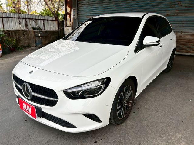 小改款/一手車/23P/原鈑件/原廠保養剛做完/10.5吋雙螢幕/記憶電動座椅/腳踢電尾門  第3張相片