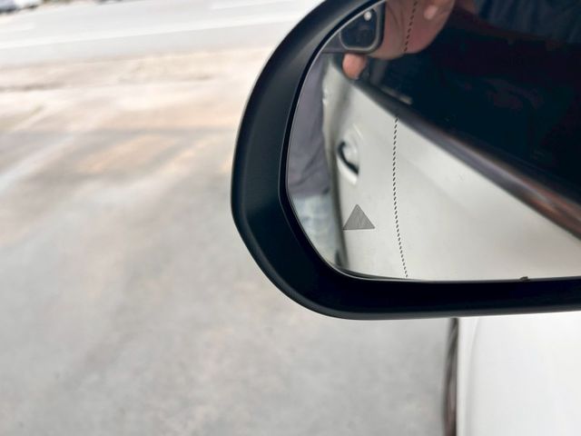 小改款/一手車/23P/原鈑件/原廠保養剛做完/10.5吋雙螢幕/記憶電動座椅/腳踢電尾門  第8張相片