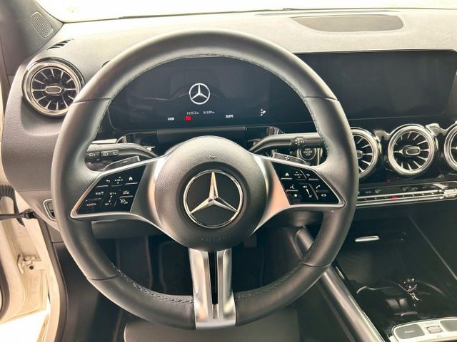 小改款/一手車/23P/原鈑件/原廠保養剛做完/10.5吋雙螢幕/記憶電動座椅/腳踢電尾門  第11張相片