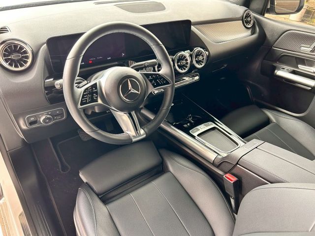 小改款/一手車/23P/原鈑件/原廠保養剛做完/10.5吋雙螢幕/記憶電動座椅/腳踢電尾門  第18張相片