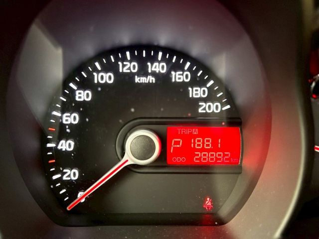 一手車驚艷版/超低里程只跑2萬8/原鈑件/免鑰匙/原廠保養/導航/倒車顯影/感應式頭燈  第10張相片