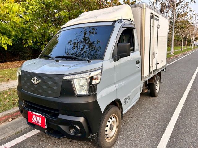 原廠保固/原廠保養/原鈑件/液晶儀表/低里程/LED感應式頭燈/倒車顯影  第3張相片