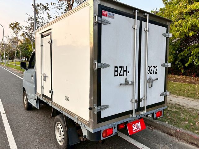 原廠保固/原廠保養/原鈑件/液晶儀表/低里程/LED感應式頭燈/倒車顯影  第5張相片