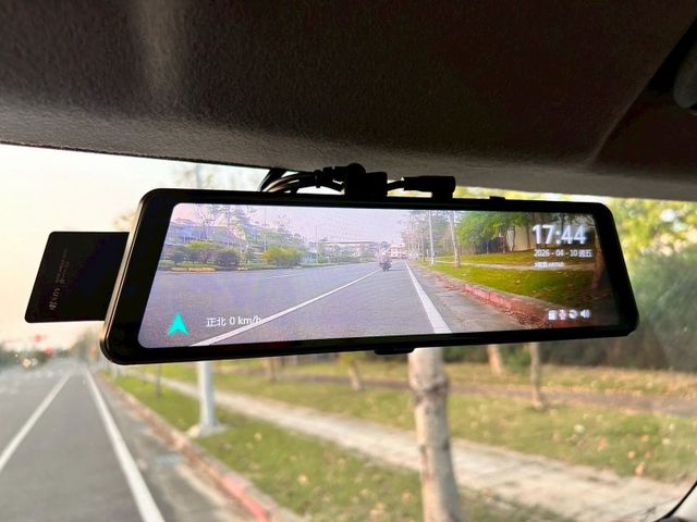 原廠保固/原廠保養/原鈑件/液晶儀表/低里程/LED感應式頭燈/倒車顯影  第12張相片