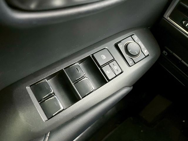 原鈑件/原廠保養/ACC跟車/車道偏移/LED頭燈/免鑰匙/原廠CARPLAY/盲點  第18張相片