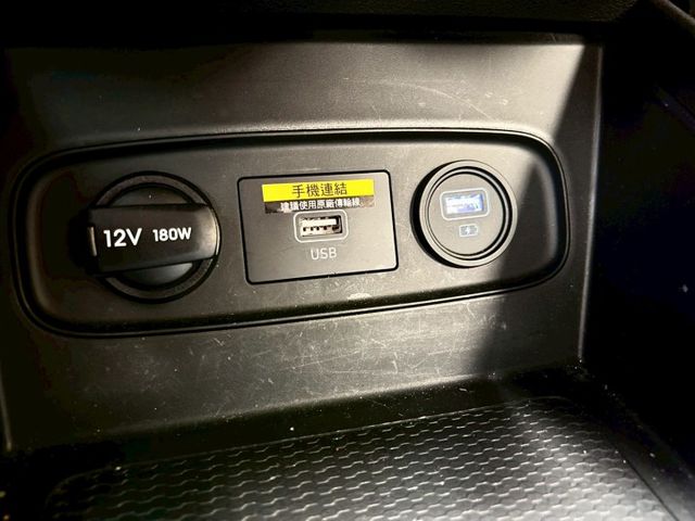 一手車原鈑件/原廠保固/原廠保養/只跑2萬/選配360環景跟盲點/原廠CARPLAY  第17張相片