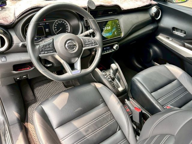 一手車智行旗艦版/原鈑件/原廠保固中/原廠保養/360環景/原廠CARPLAY/盲點/空力套件  第8張相片