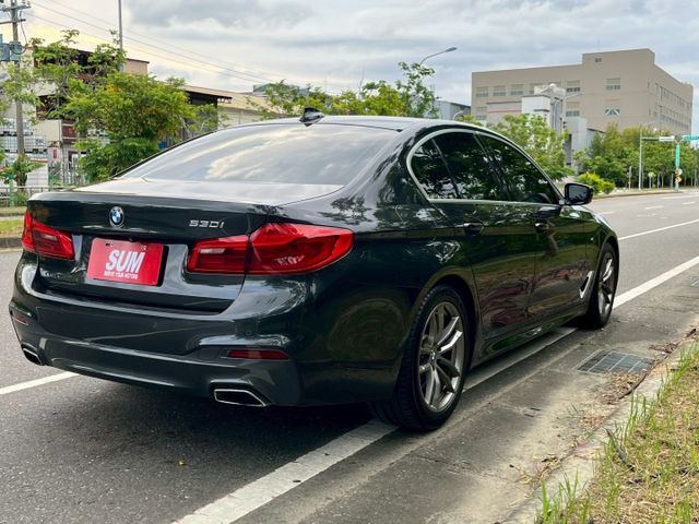 總代理530i M版/原鈑件/ACC跟車/盲點/AC套件/後輪轉向系統/藍卡鉗/360環景/車偏/抬顯/摸門解鎖  第7張相片