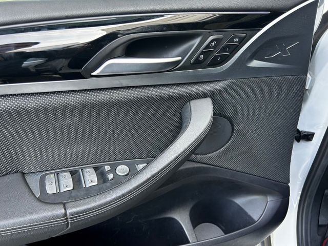 總代理/5AT/原鈑件/ACC跟車/KEYLESS GO/LED頭燈/數位虛擬儀錶/盲點/雙前電動椅/電尾門  第17張相片