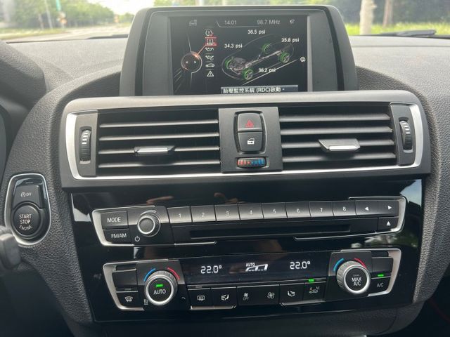 一手車/原鈑件/僅跑6萬/LED感應式頭燈/摸門解鎖/記憶電動椅/分區溫控/車道偏離警示/AEB緊急煞停  第12張相片