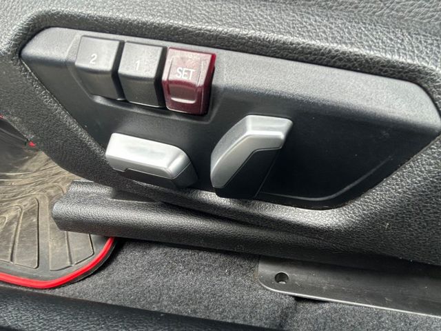 一手車/原鈑件/僅跑6萬/LED感應式頭燈/摸門解鎖/記憶電動椅/分區溫控/車道偏離警示/AEB緊急煞停  第15張相片