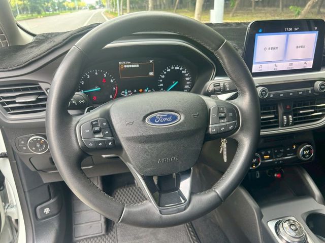 一手車/低里程/6安/定速/倒車顯影/觸控式影音螢幕/CARPLAY/AUTOHOLD/雙區溫控  第9張相片