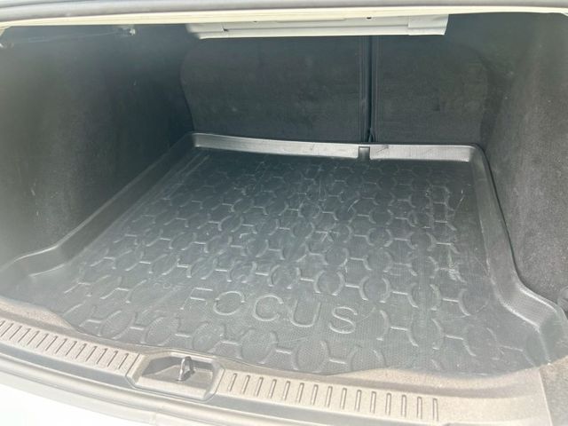 一手車/低里程/6安/定速/倒車顯影/觸控式影音螢幕/CARPLAY/AUTOHOLD/雙區溫控  第20張相片