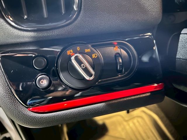 JCW/4WD/低里程僅跑3萬8/LED頭尾燈/液晶儀表/倒車顯影/衛星導航  第17張相片