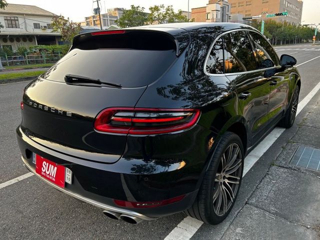 S DIESEL/原鈑件/選配21吋911TD輪圈/氣壓主動懸載系統/14向記憶電動座椅/鐵灰色真皮套件/安卓機  第5張相片