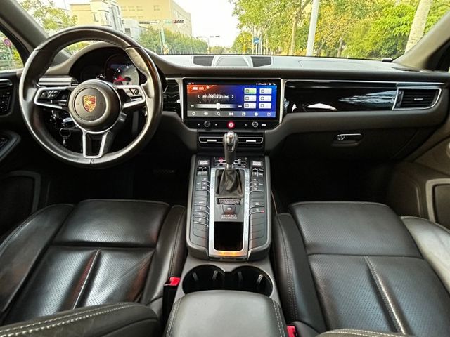S DIESEL/原鈑件/選配21吋911TD輪圈/氣壓主動懸載系統/14向記憶電動座椅/鐵灰色真皮套件/安卓機  第9張相片