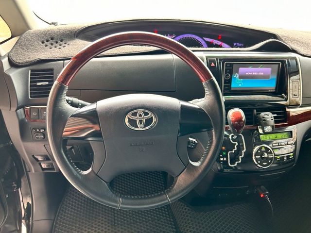 豪華版一手車/原鈑件/免鑰匙/HID主動轉向頭燈/電滑門/電尾門/全景天窗  第12張相片