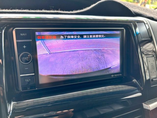 豪華版一手車/原鈑件/免鑰匙/HID主動轉向頭燈/電滑門/電尾門/全景天窗  第16張相片