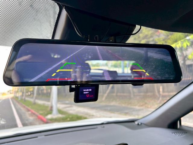 挑戰最低價!!豪華版/原鈑件/免鑰匙/ACC跟車/車道維持輔助/7安/自動遠光燈  第15張相片