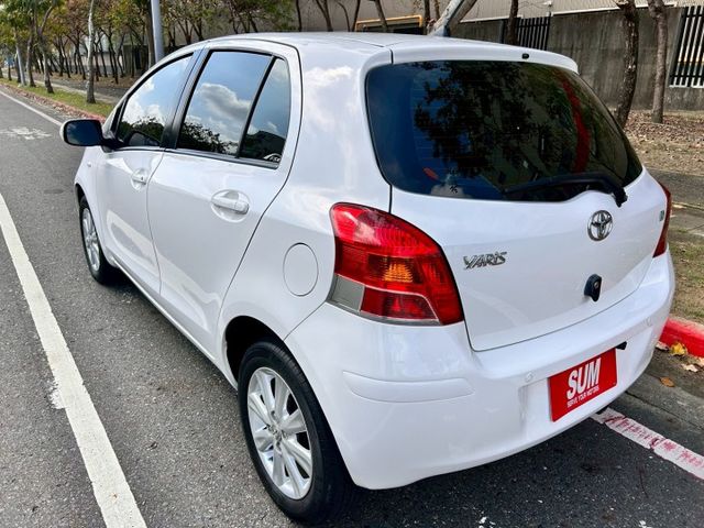 G版皮椅/低里程/雙安/音響快控鍵/恆溫/ISOFIX/內外氣氛漂亮  第5張相片