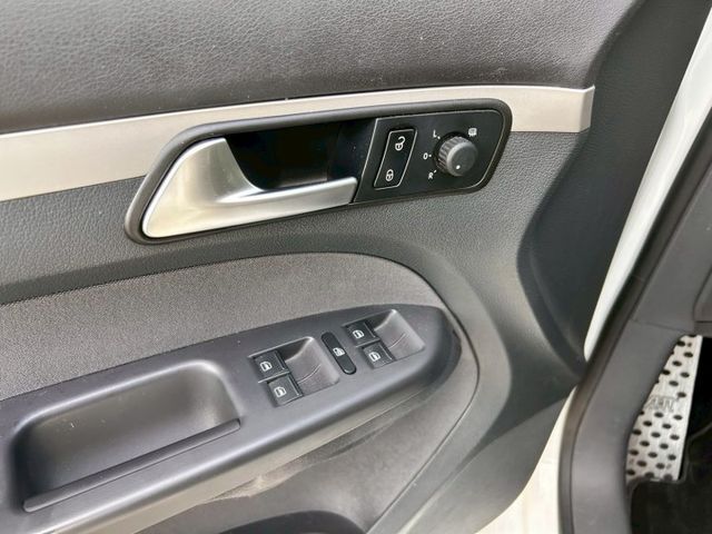 一手車/原鈑件/低里程/全景天窗/大螢幕安卓機/6安/倒車顯影/內外氣氛漂亮  第17張相片