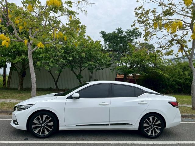 尊爵智駕版/一手車/原鈑件/7吋儀表/ACC跟車/360環景/無線CARPLAY/盲點/抬顯  第4張相片