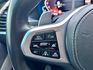 總代理M Sport版/原廠保養/原鈑件/5AU/P-ZERO輪胎4條剛換/原車色灰剛貼膜消光黑  第19張縮圖