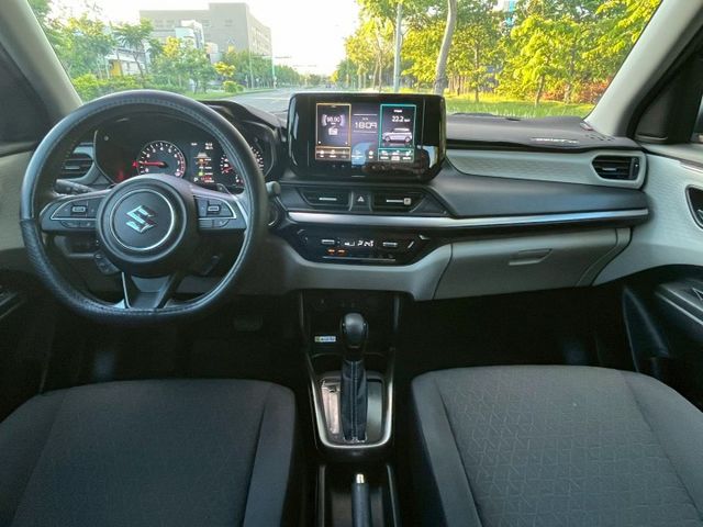 4代一手車/原廠保固/ACC跟車/盲點/車道維持輔助/懸浮式9吋觸控螢幕/無線CARPLAY  第10張相片