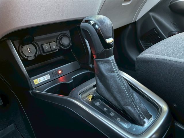 4代一手車/原廠保固/ACC跟車/盲點/車道維持輔助/懸浮式9吋觸控螢幕/無線CARPLAY  第15張相片
