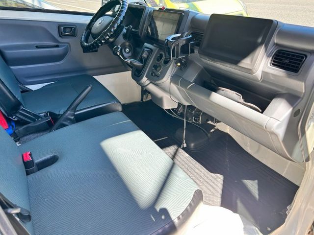 一手車/3面篷式/VSF車輛穩定系統/升級安卓機大螢幕/車室空間舒適大升級  第7張相片