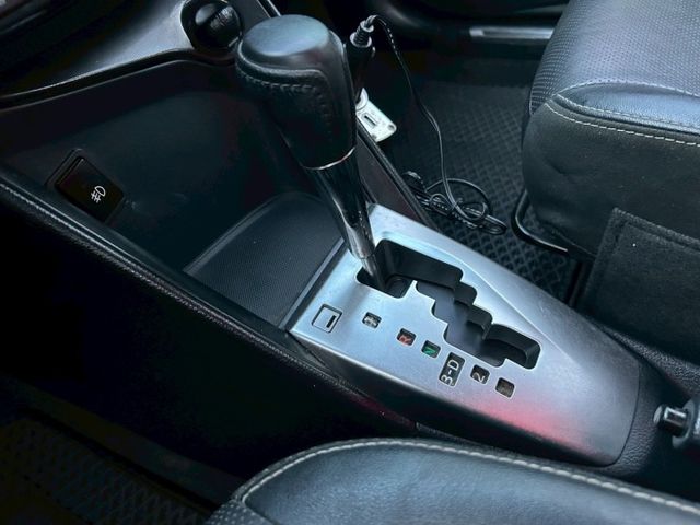 一手車原鈑件/低里程僅跑8萬3/雙安/內外氣氛漂亮/可全額貸款  第13張相片