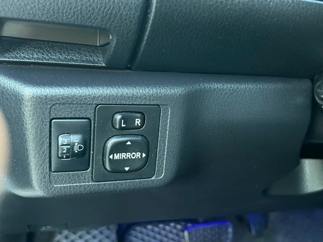 一手車原鈑件/低里程僅跑8萬3/雙安/內外氣氛漂亮/可全額貸款  第14張相片