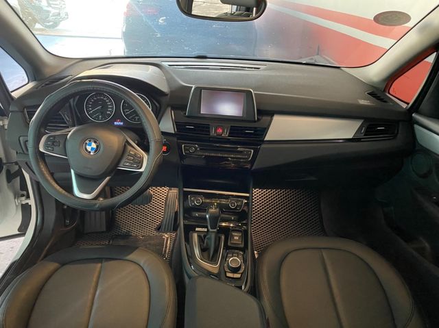 BMW寶馬 218I  第6張相片
