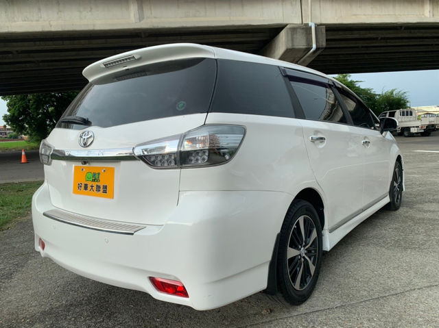TOYOTA豐田 WISH  第4張相片