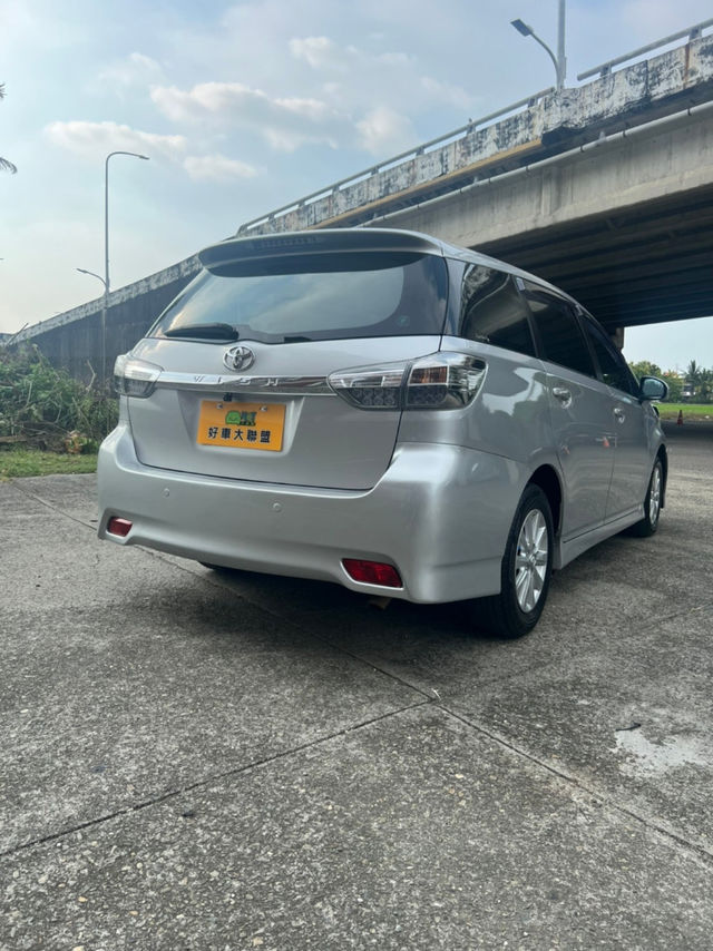 TOYOTA豐田 WISH  第3張相片