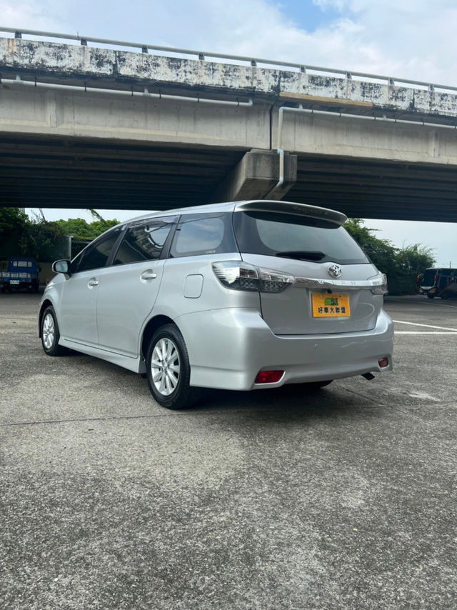 TOYOTA豐田 WISH  第7張相片