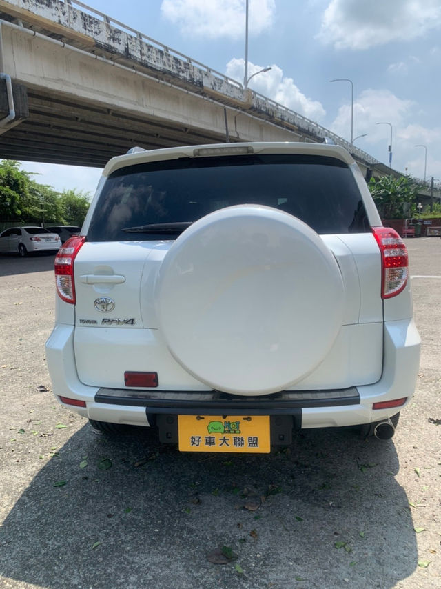 TOYOTA豐田 RAV4  第3張相片