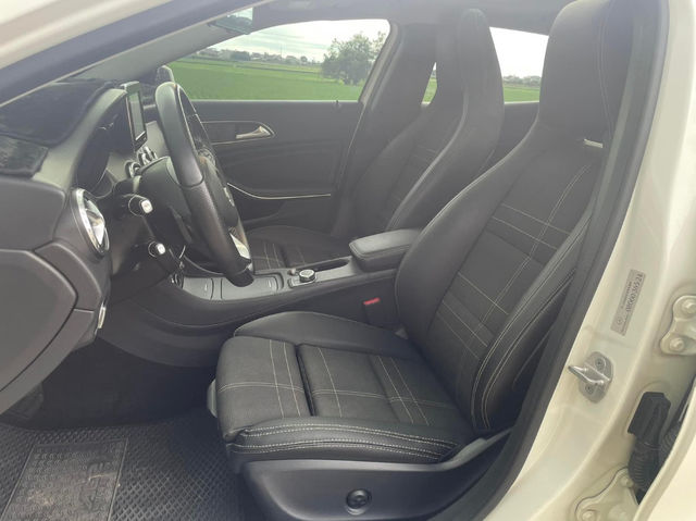 M-BENZ賓士 CLA200  第11張相片