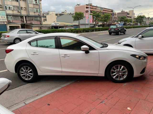 MAZDA馬自達 MAZDA 3  第13張相片